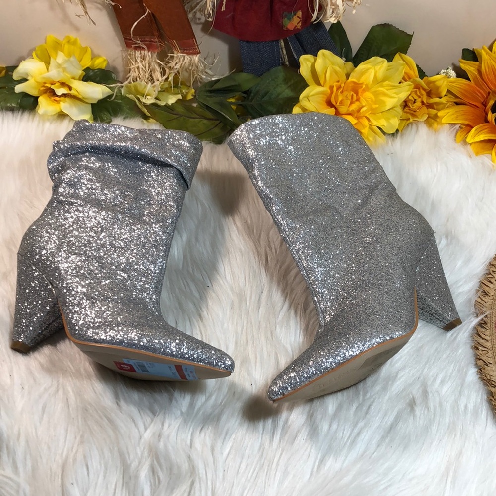 GUESS Nakitta Slouchy Cone-Heel Booties 6.5M